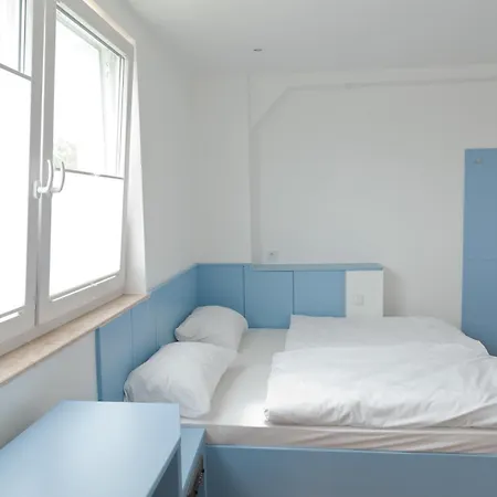Stern Hotel *